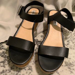 Steve Madden platform sandals